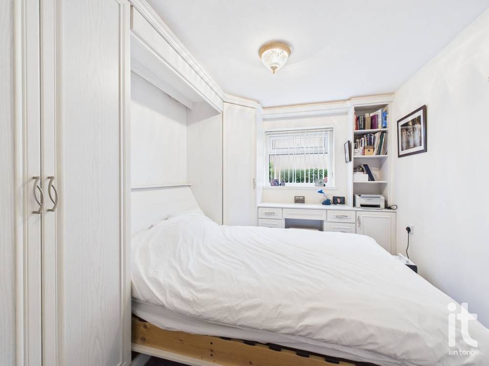 2 bedroom apartment flat/apartment For Sale in Stockport - Photograph 18.