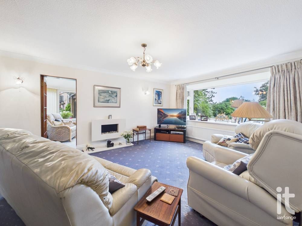 2 bedroom apartment flat/apartment For Sale in Stockport - Photograph 5.
