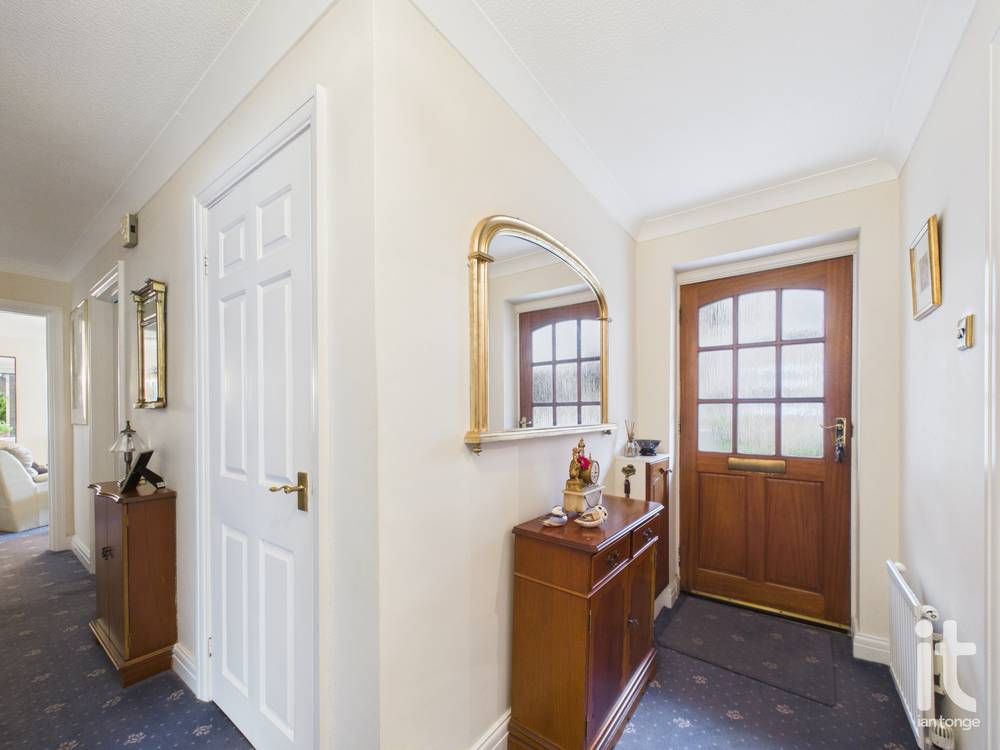 2 bedroom apartment flat/apartment For Sale in Stockport - Property photograph.