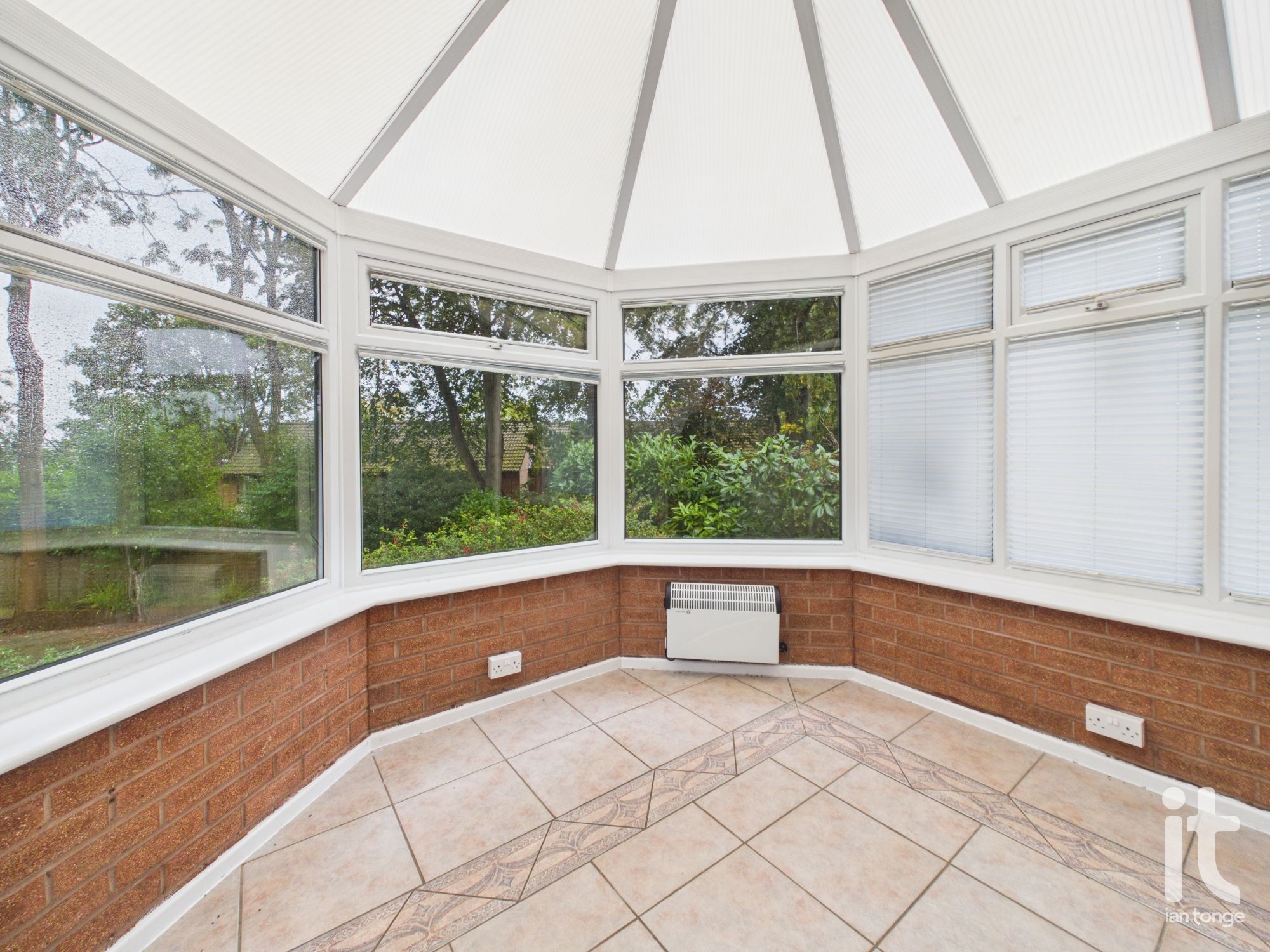 4 bedroom detached house For Sale in Stockport - Photograph 8.