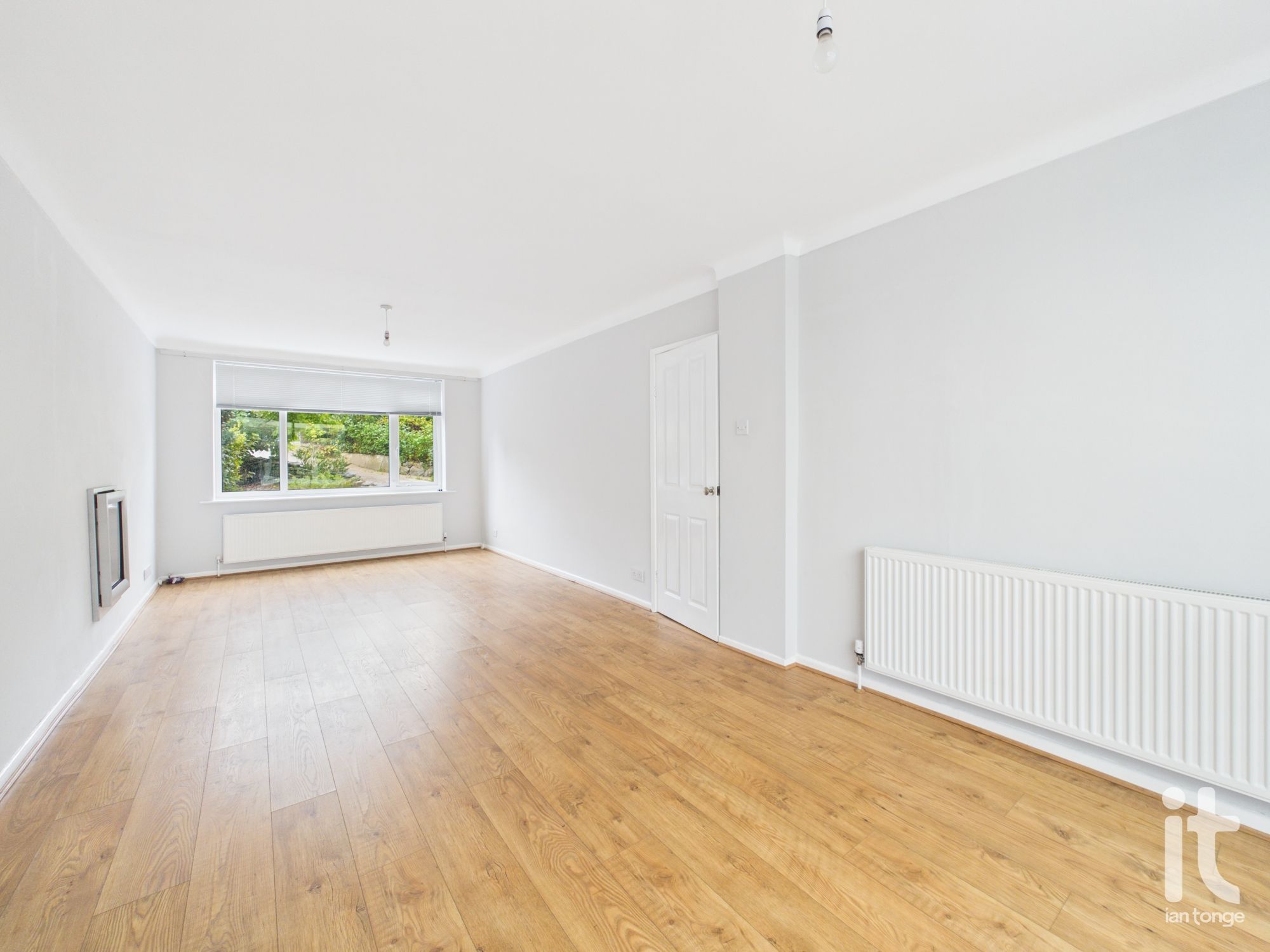 4 bedroom detached house For Sale in Stockport - Photograph 4.