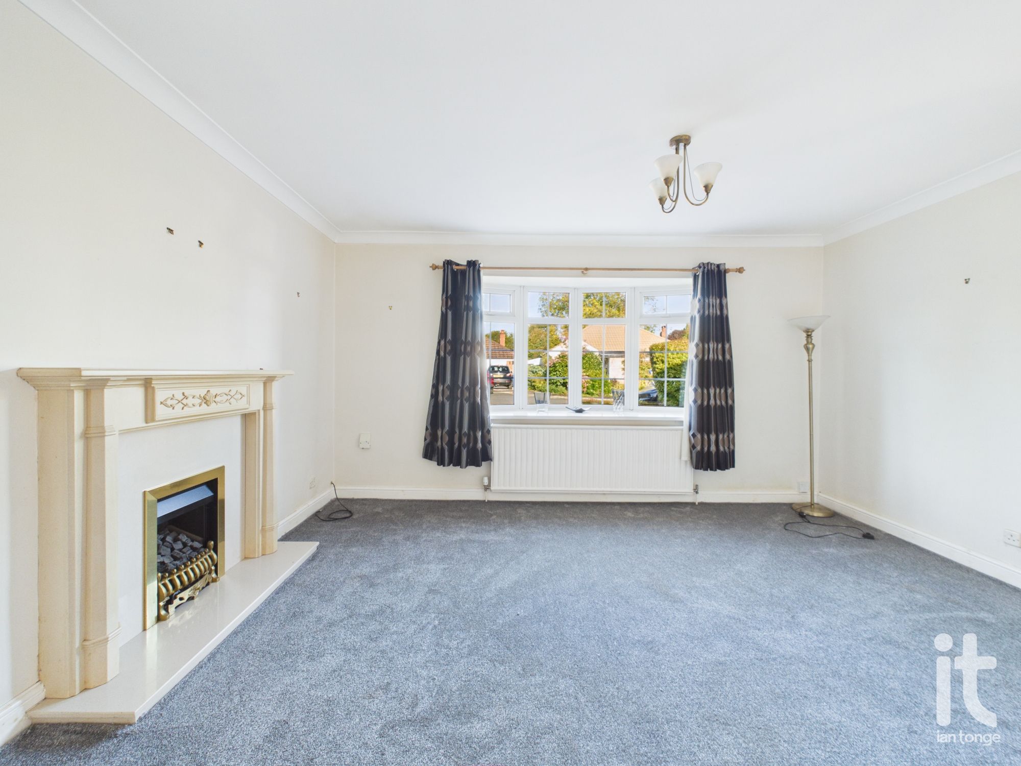 3 bedroom detached bungalow For Sale in Stockport - Photograph 11.
