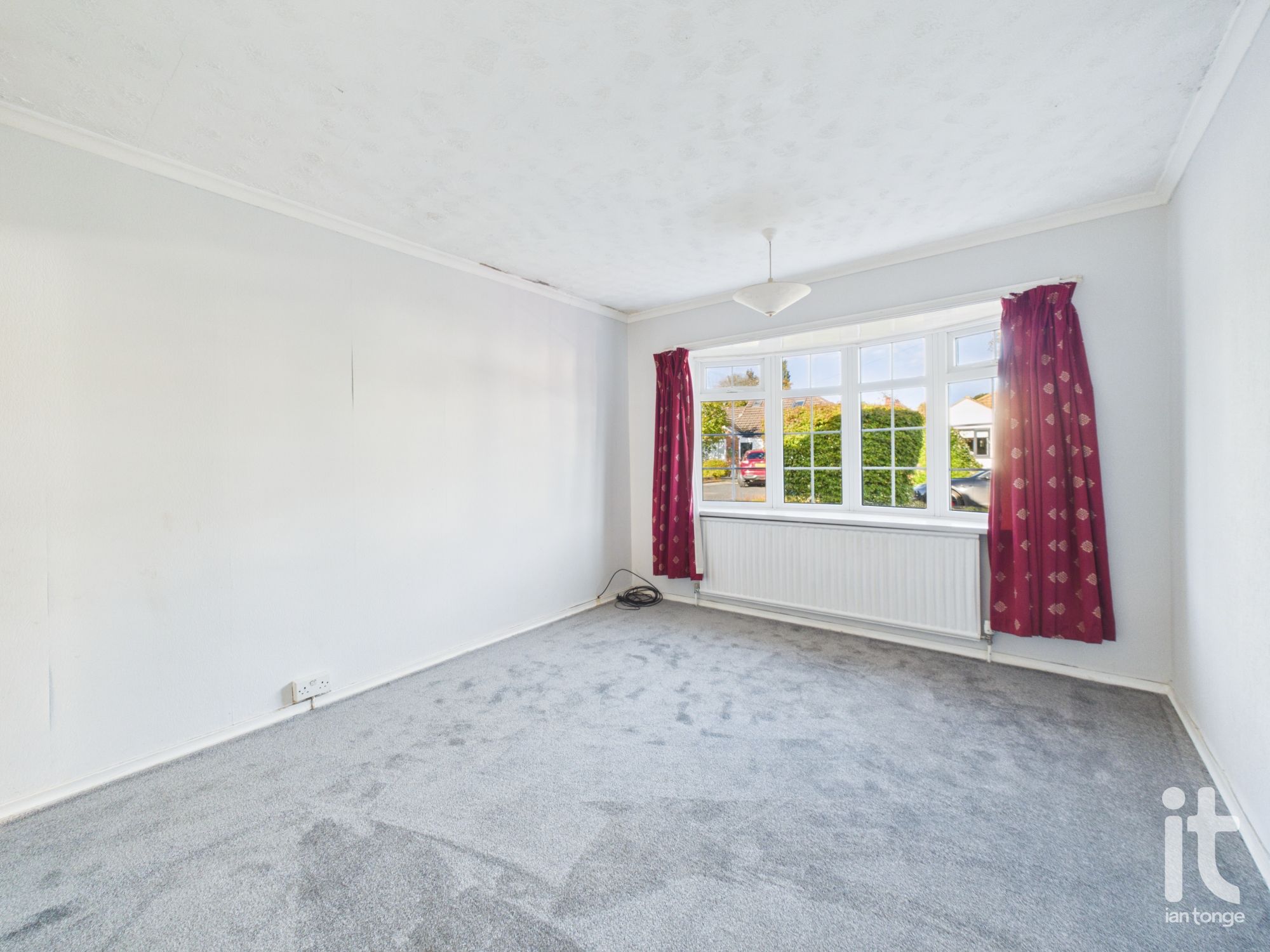 3 bedroom detached bungalow For Sale in Stockport - Photograph 16.
