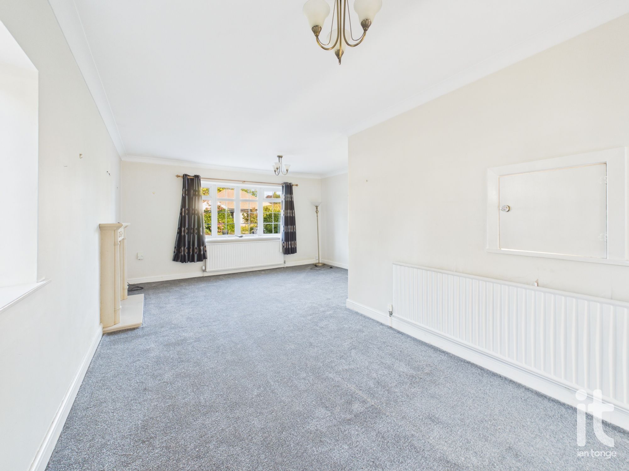 3 bedroom detached bungalow For Sale in Stockport - Photograph 13.