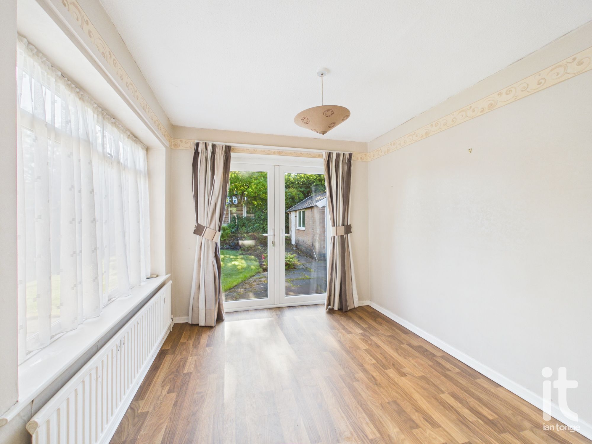 3 bedroom detached bungalow For Sale in Stockport - Photograph 14.