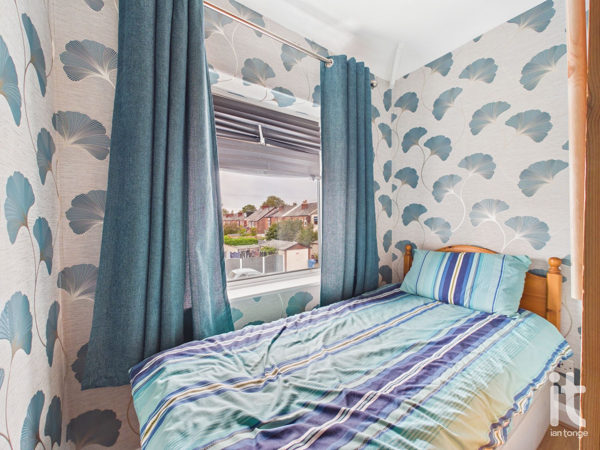 3 bedroom semi-detached house For Sale in Stockport - Photograph 29.