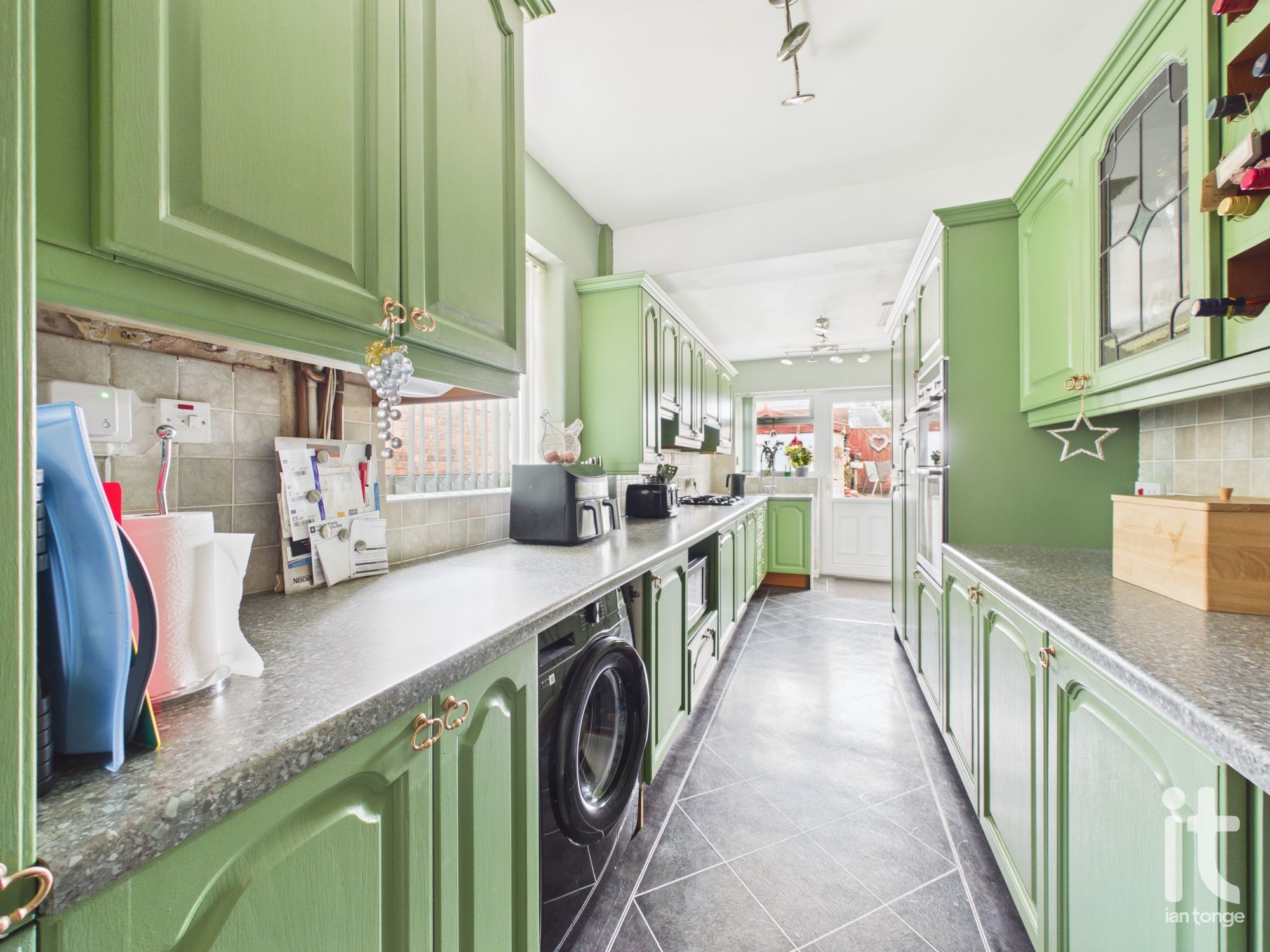 3 bedroom semi-detached house For Sale in Stockport - Photograph 5.
