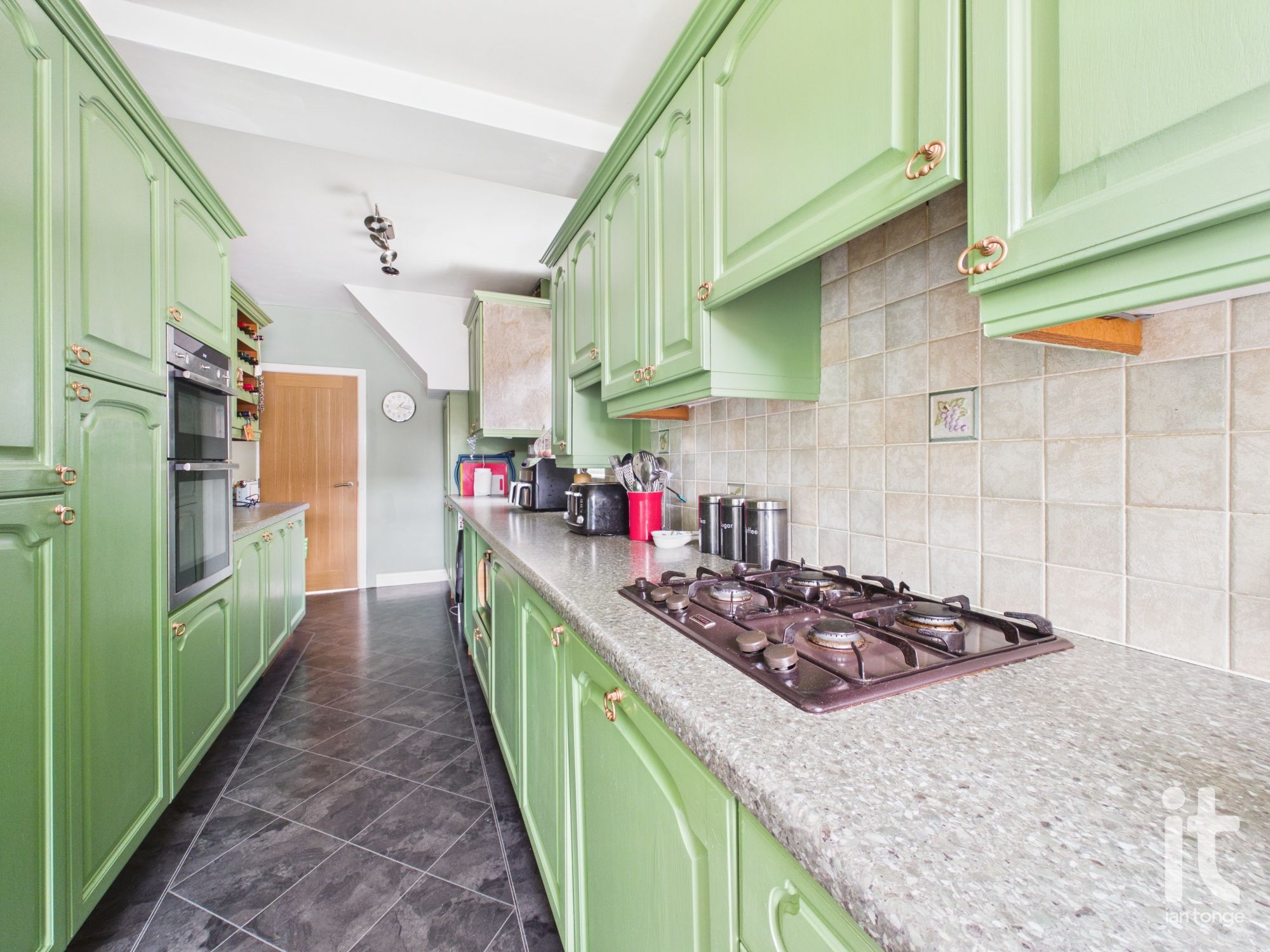 3 bedroom semi-detached house For Sale in Stockport - Photograph 19.