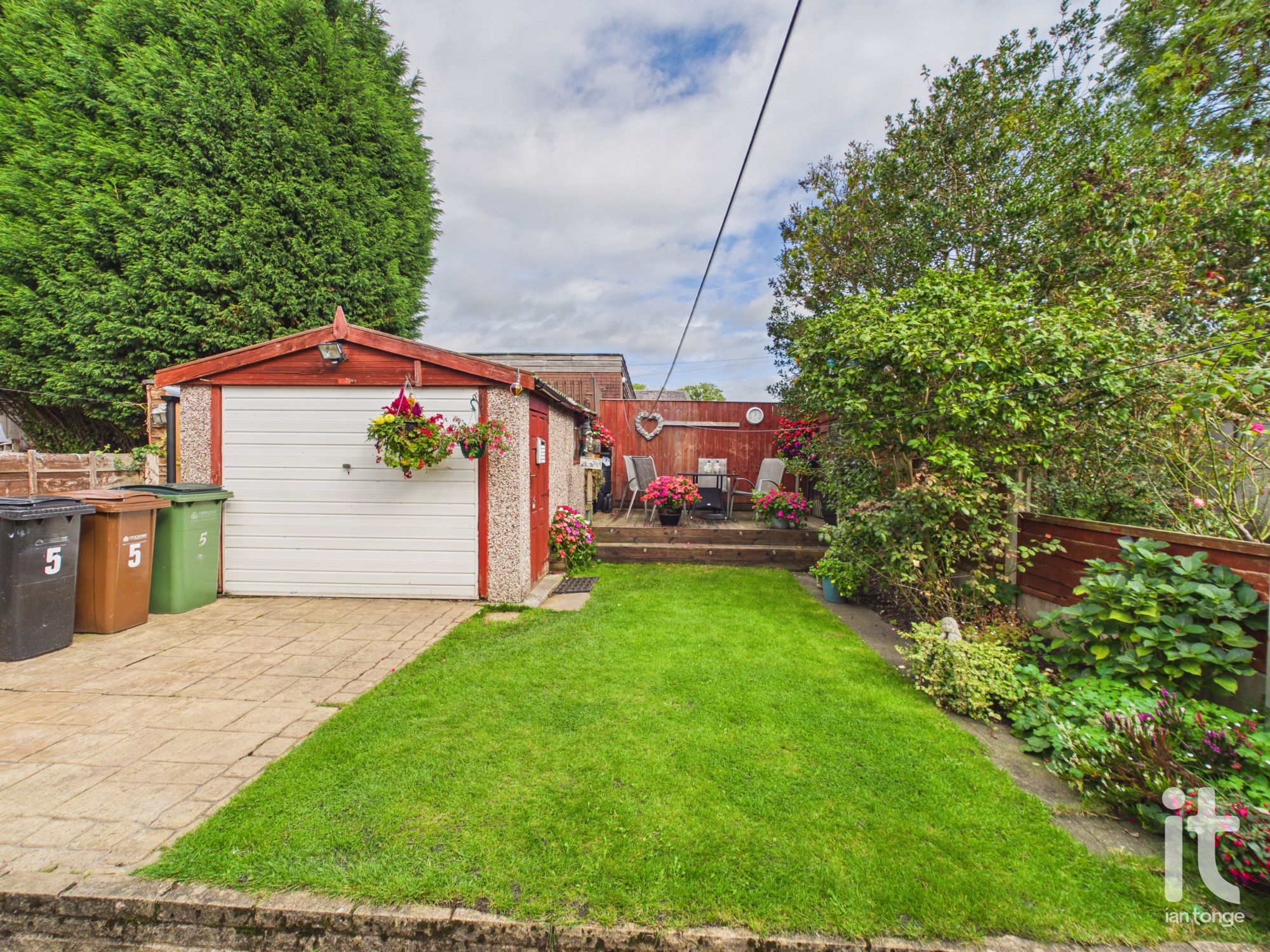 3 bedroom semi-detached house For Sale in Stockport - Photograph 9.