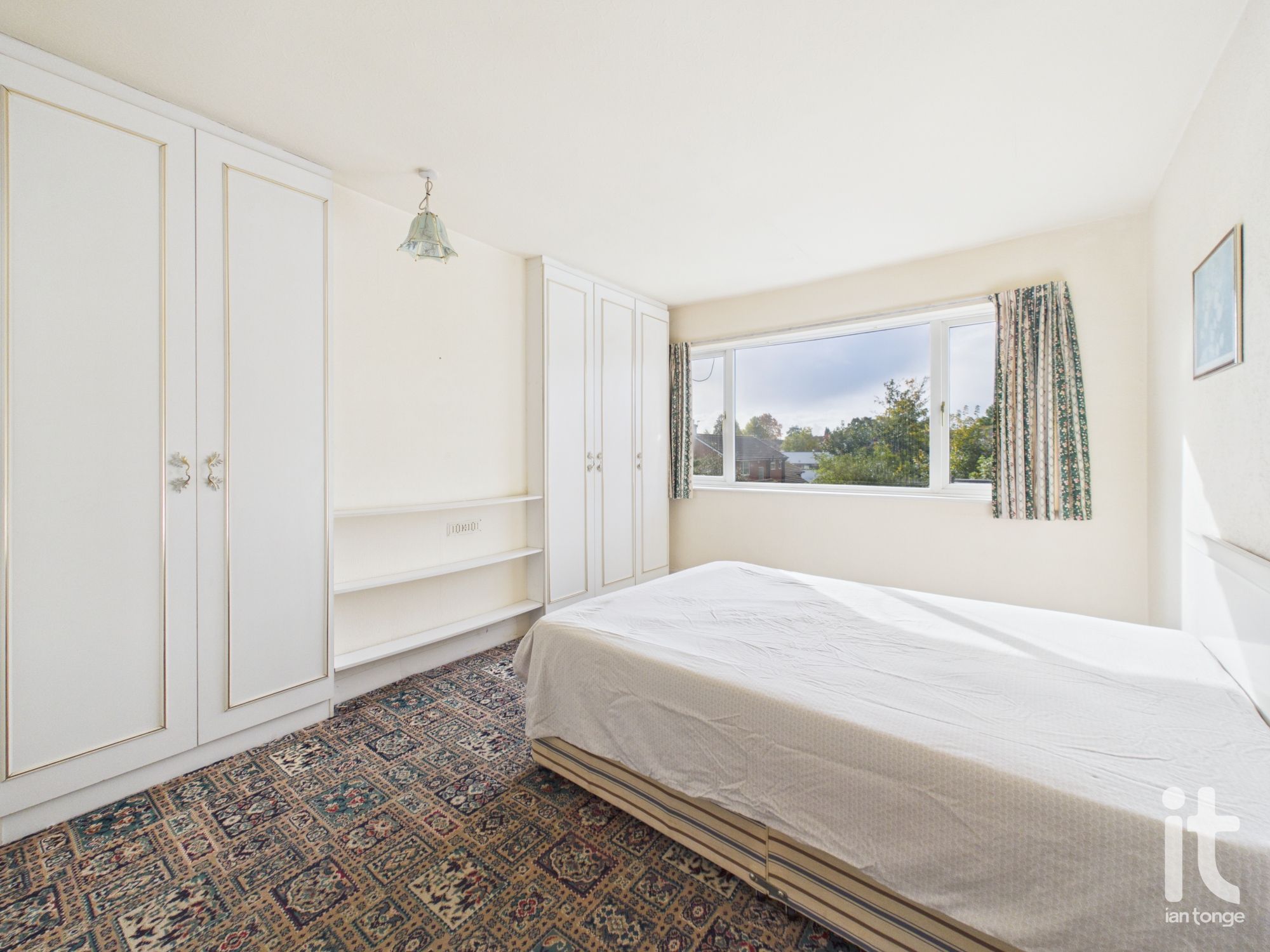 3 bedroom semi-detached house For Sale in Stockport - Photograph 4.