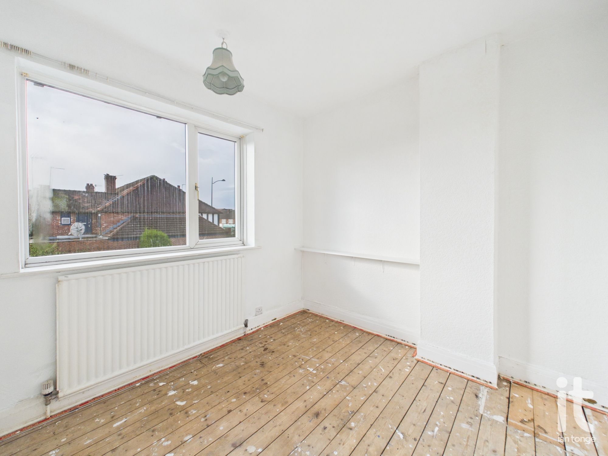 3 bedroom semi-detached house For Sale in Stockport - Photograph 3.