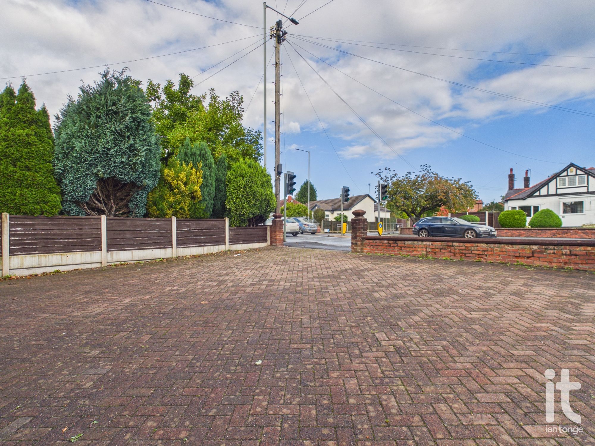 3 bedroom semi-detached house For Sale in Stockport - Photograph 20.