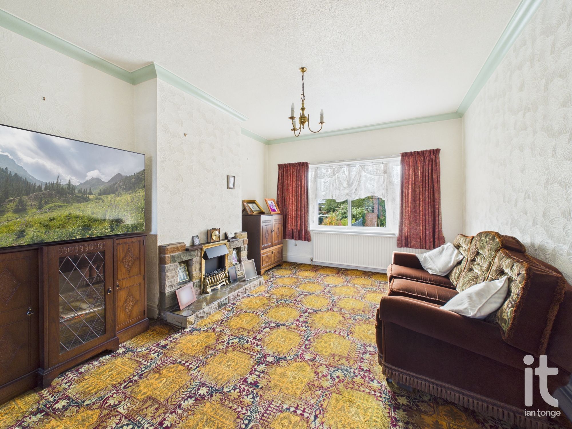3 bedroom semi-detached house For Sale in Stockport - Photograph 13.