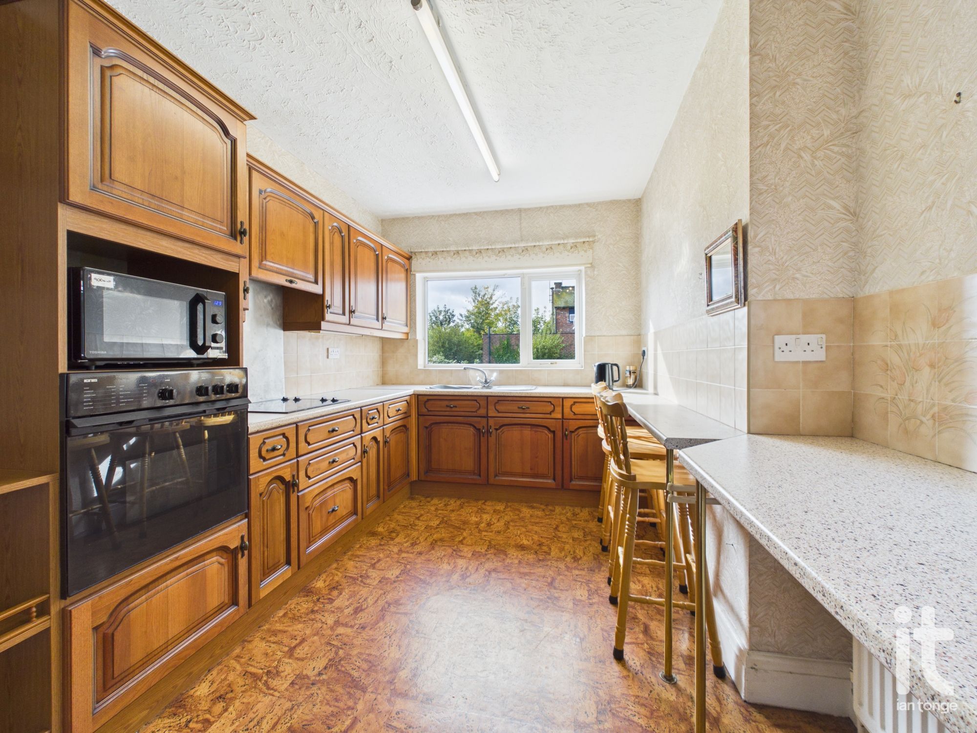 3 bedroom semi-detached house For Sale in Stockport - Property photograph.