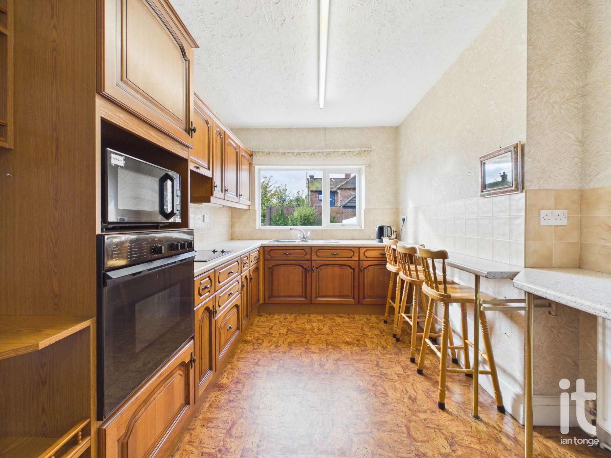 3 bedroom semi-detached house For Sale in Stockport - Photograph 9.