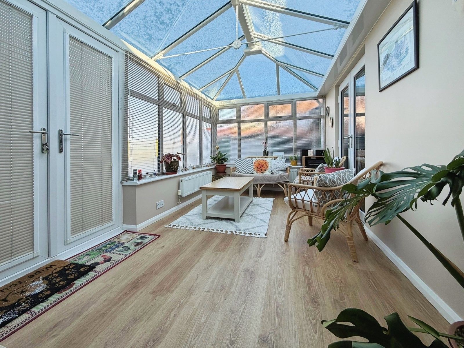 2 bedroom detached bungalow To Let in Stockport - Photograph 6.