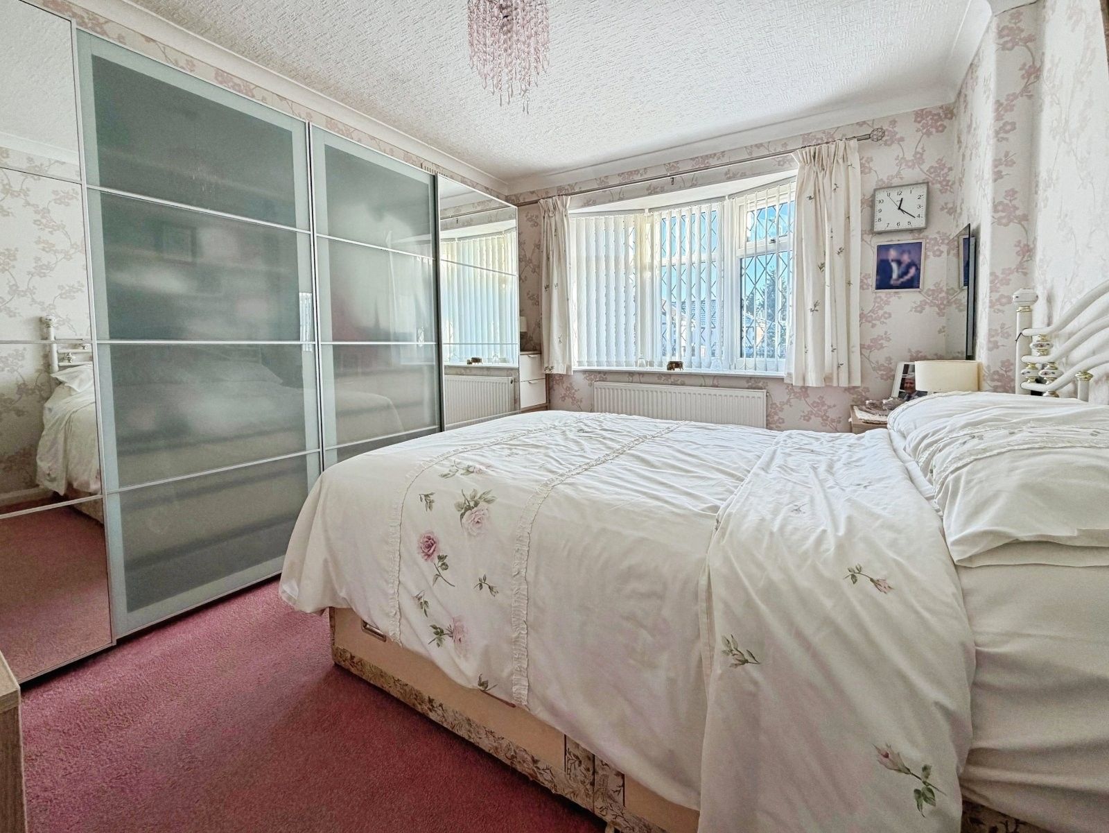 2 bedroom detached bungalow To Let in Stockport - Photograph 5.