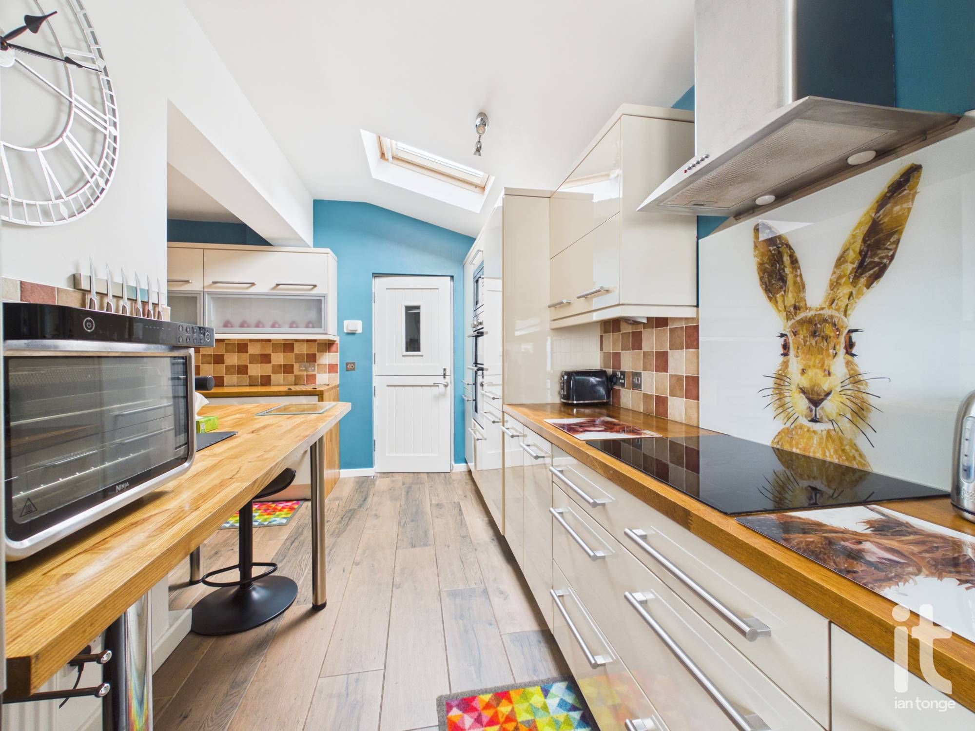 3 bedroom semi-detached house For Sale in Stockport - Photograph 10.
