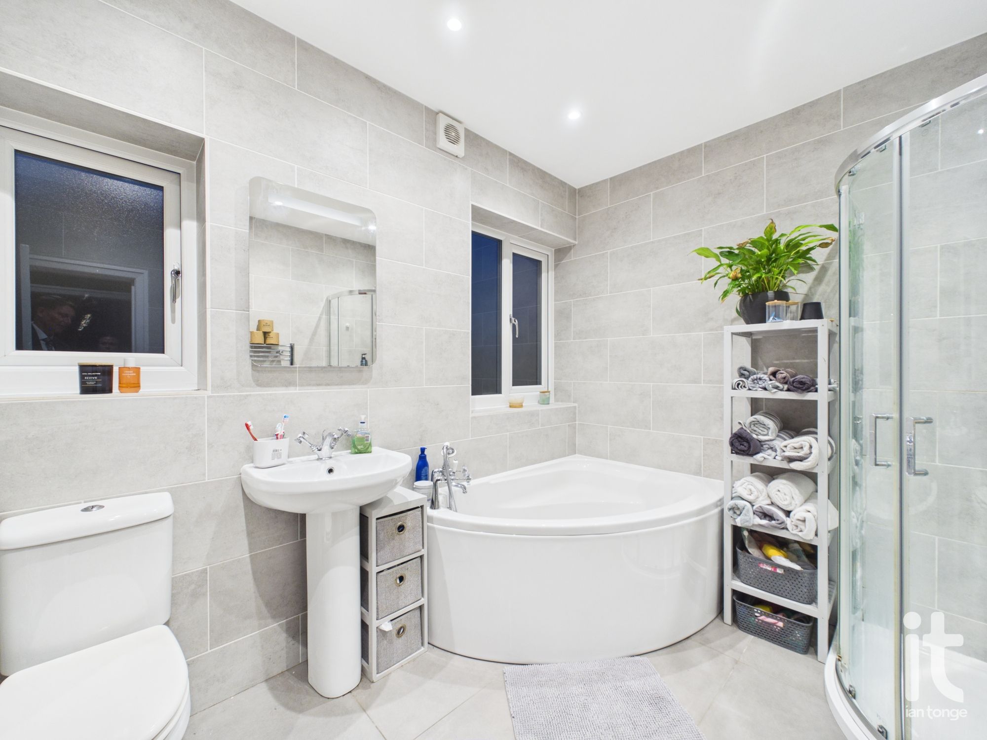 4 bedroom semi-detached house For Sale in Stockport - Photograph 16.