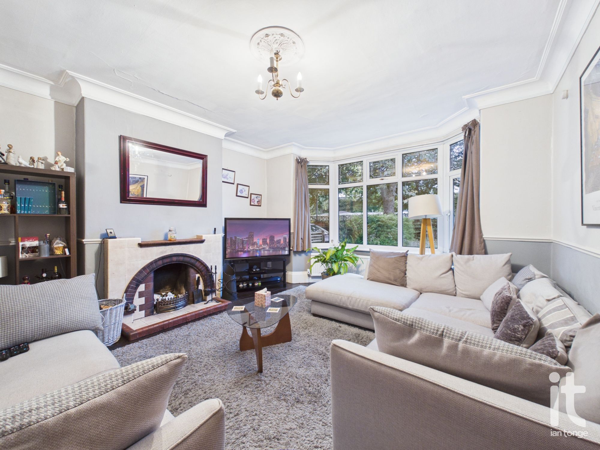 4 bedroom semi-detached house For Sale in Stockport - Photograph 7.