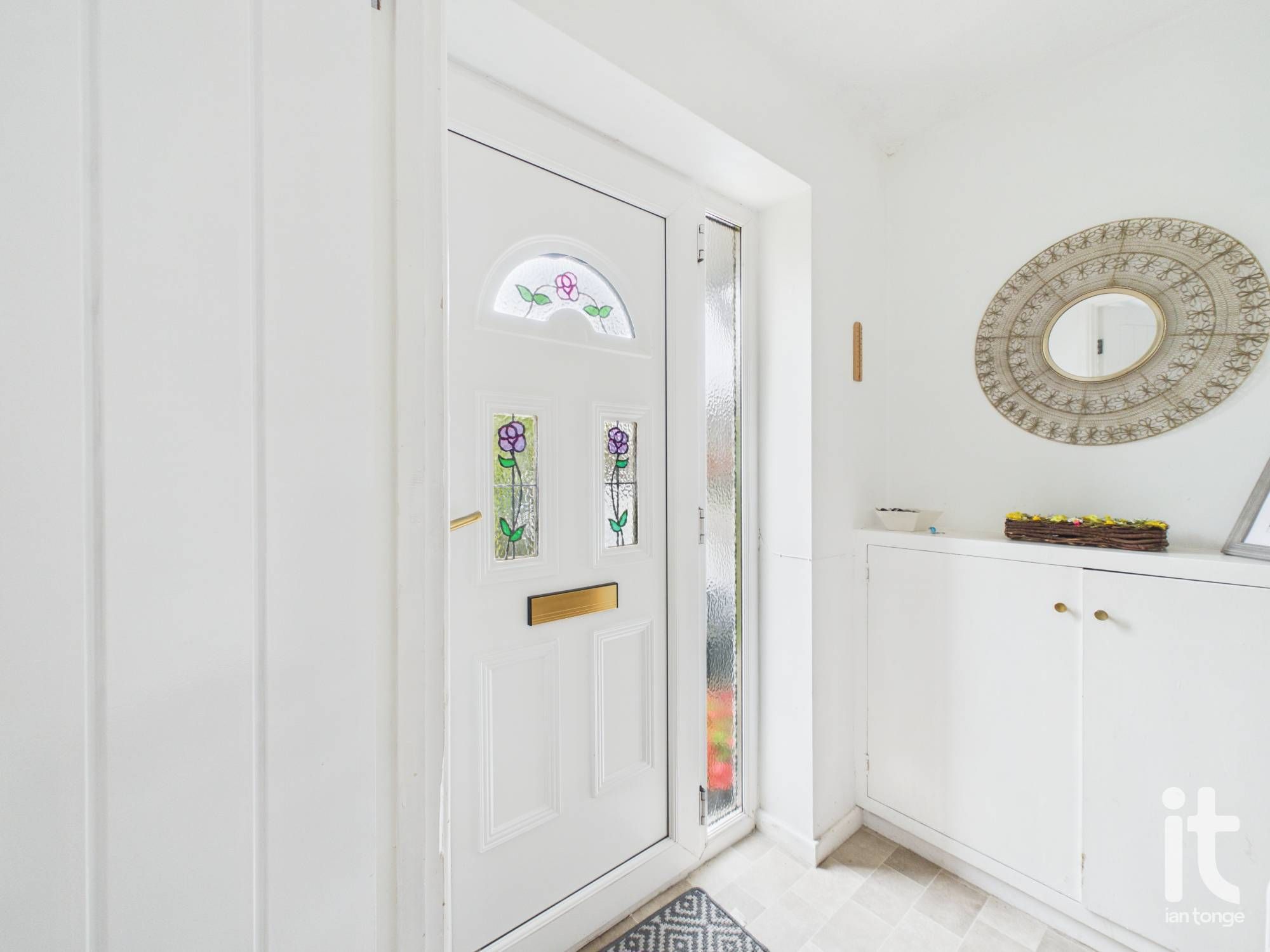 2 bedroom detached bungalow For Sale in Stockport - Photograph 3.
