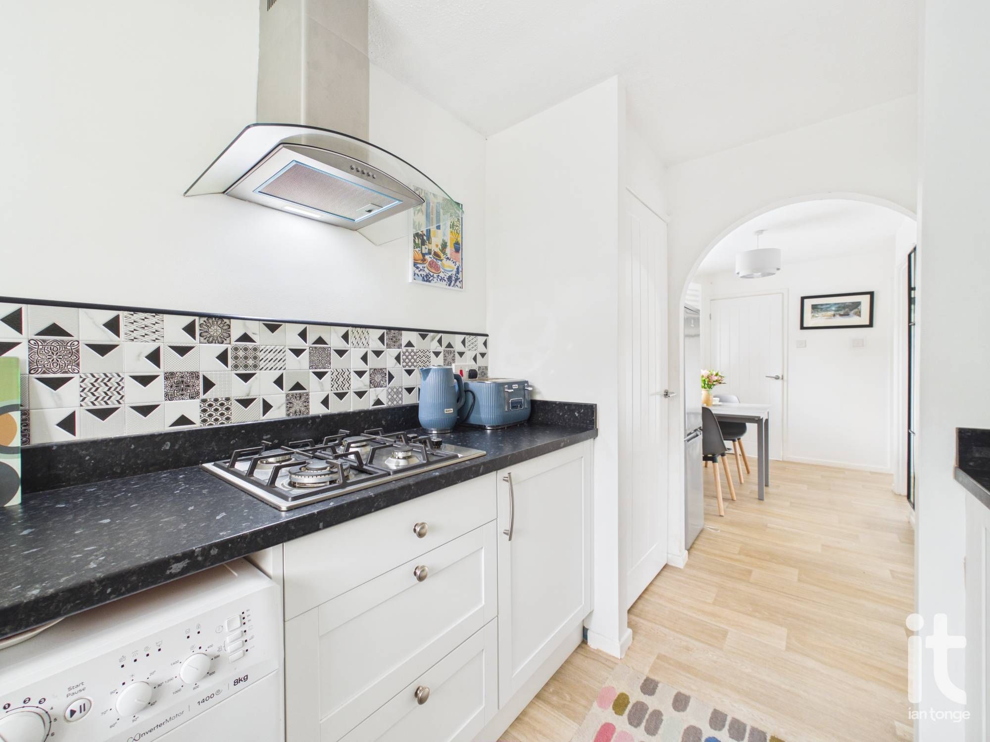 2 bedroom detached bungalow For Sale in Stockport - Photograph 7.