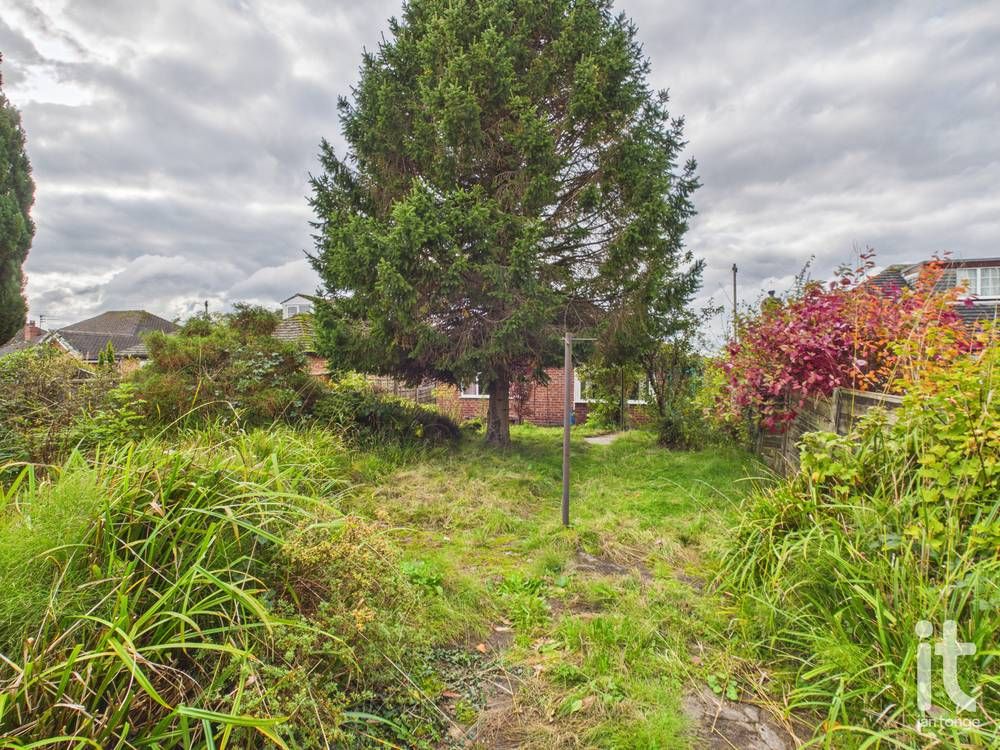 2 bedroom detached bungalow For Sale in Stockport - Photograph 14.