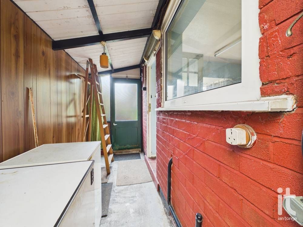 2 bedroom detached bungalow For Sale in Stockport - Photograph 12.