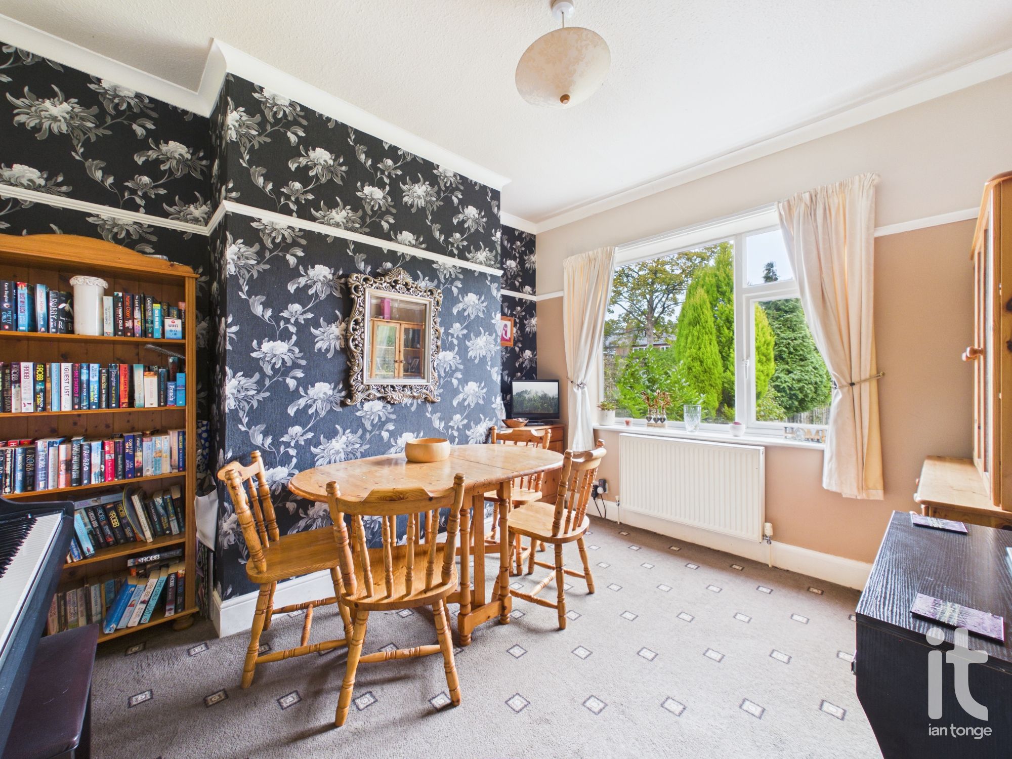3 bedroom semi-detached house For Sale in Stockport - Photograph 7.