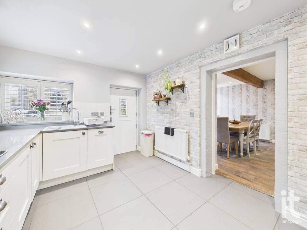 2 bedroom end terraced house For Sale in Stockport - Photograph 8.