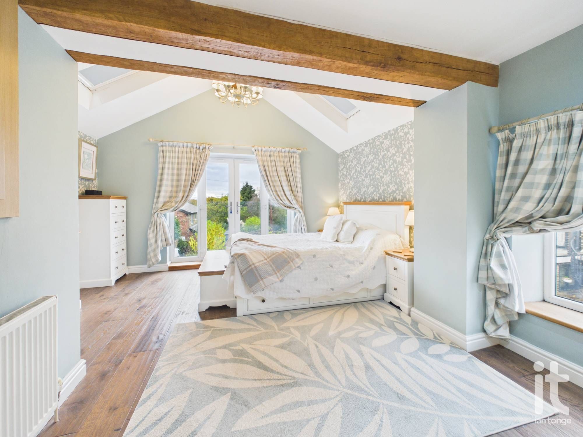 2 bedroom end terraced house For Sale in Stockport - Photograph 10.