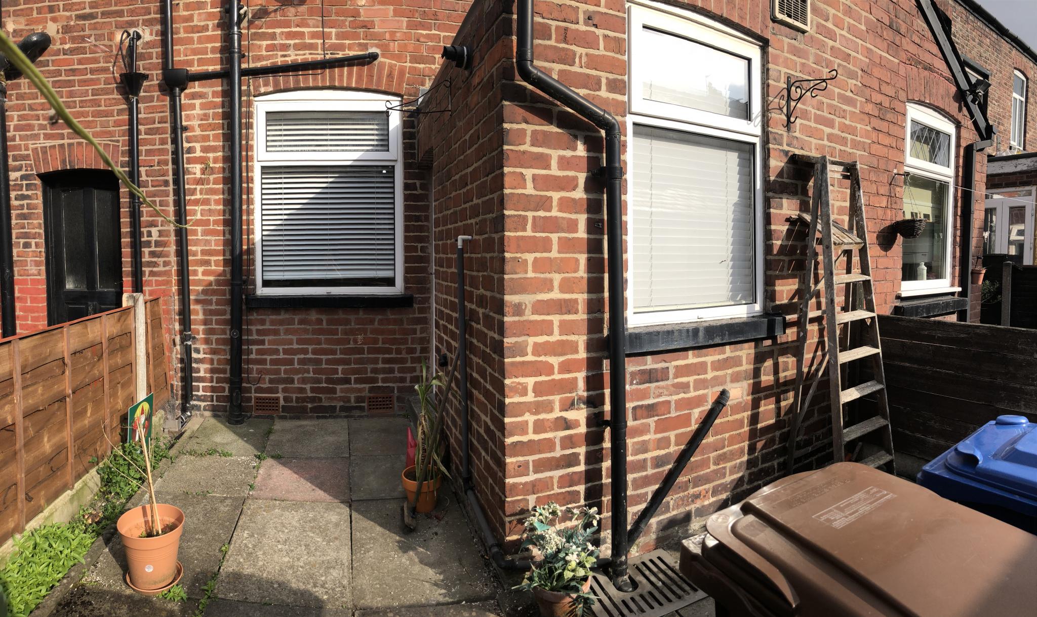 2 bedroom mid terraced house Let in Stockport - Photograph 9.