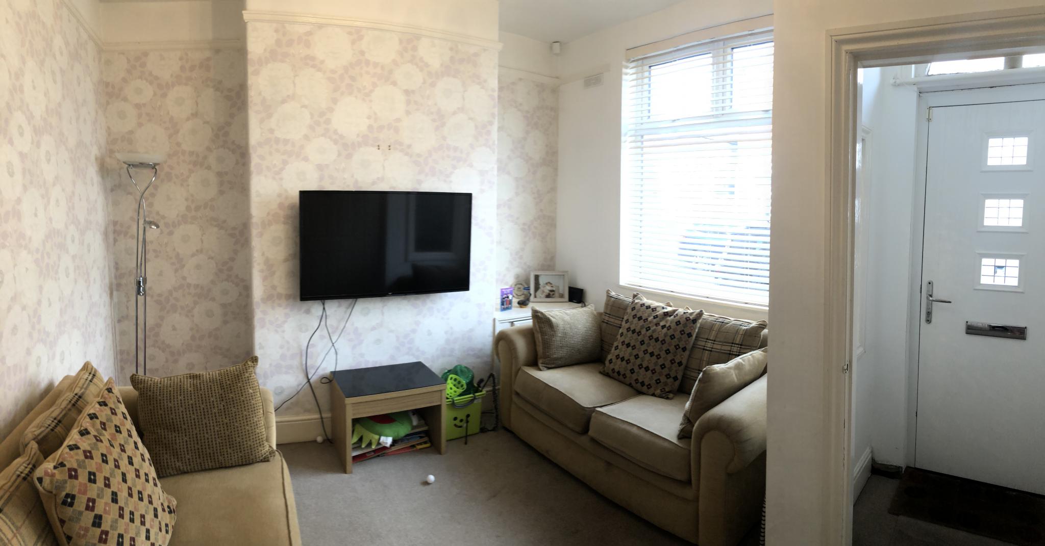2 bedroom mid terraced house Let in Stockport - Photograph 5.