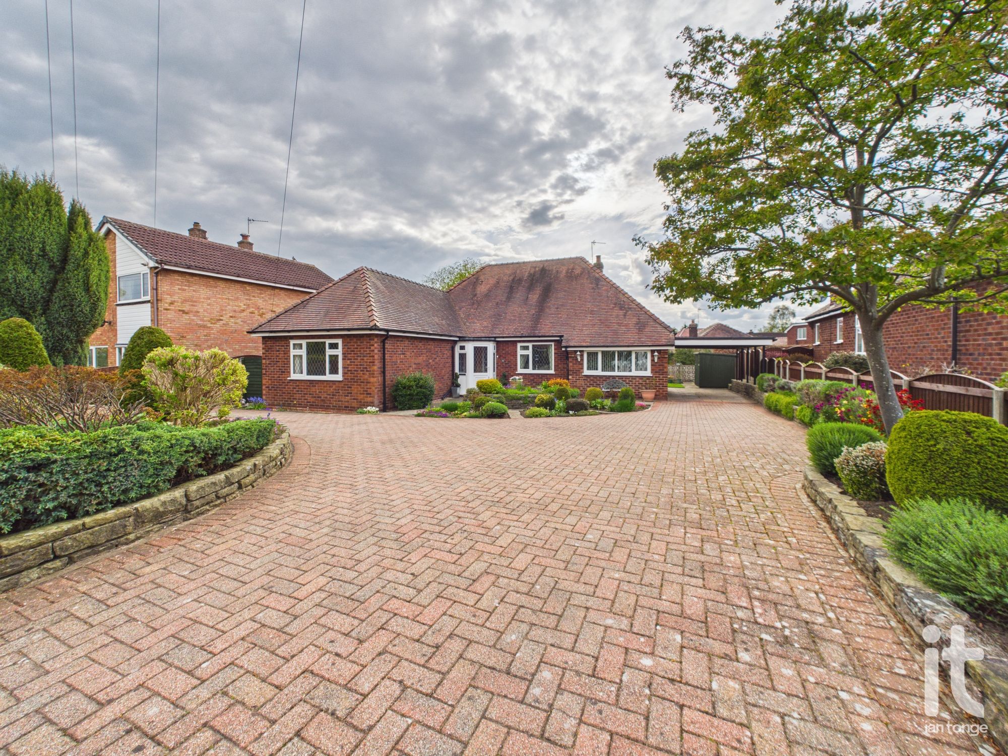 3 bedroom detached bungalow For Sale in Stockport - Photograph 1.
