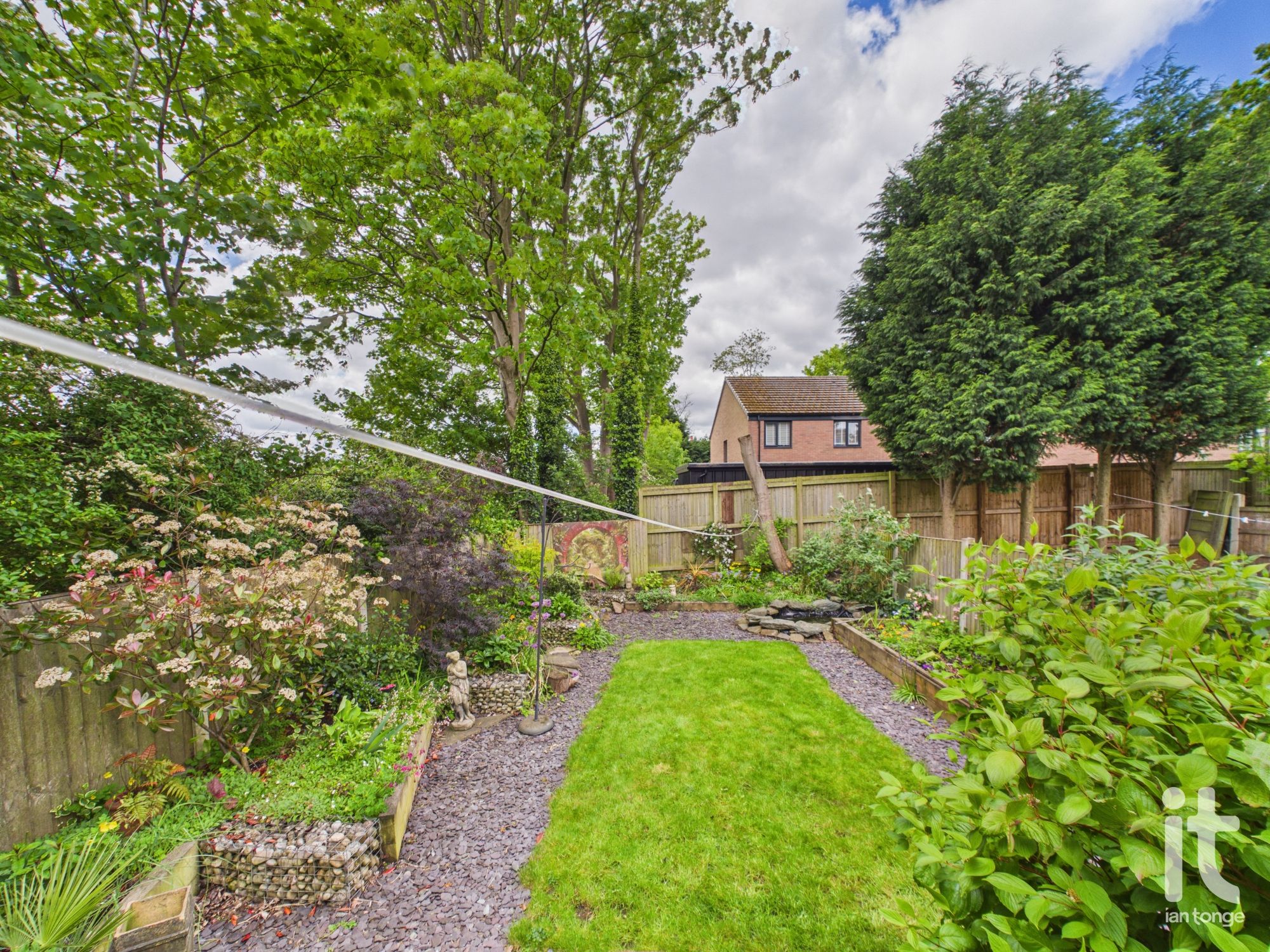 3 bedroom semi-detached house For Sale in Stockport - Photograph 23.