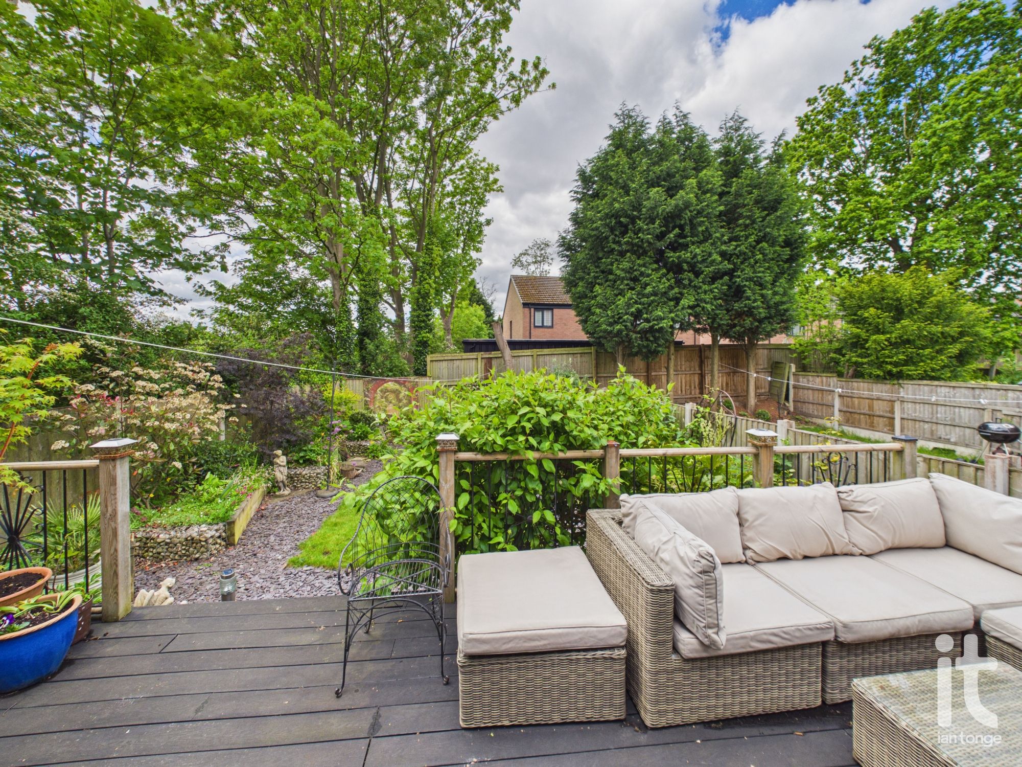 3 bedroom semi-detached house For Sale in Stockport - Photograph 21.