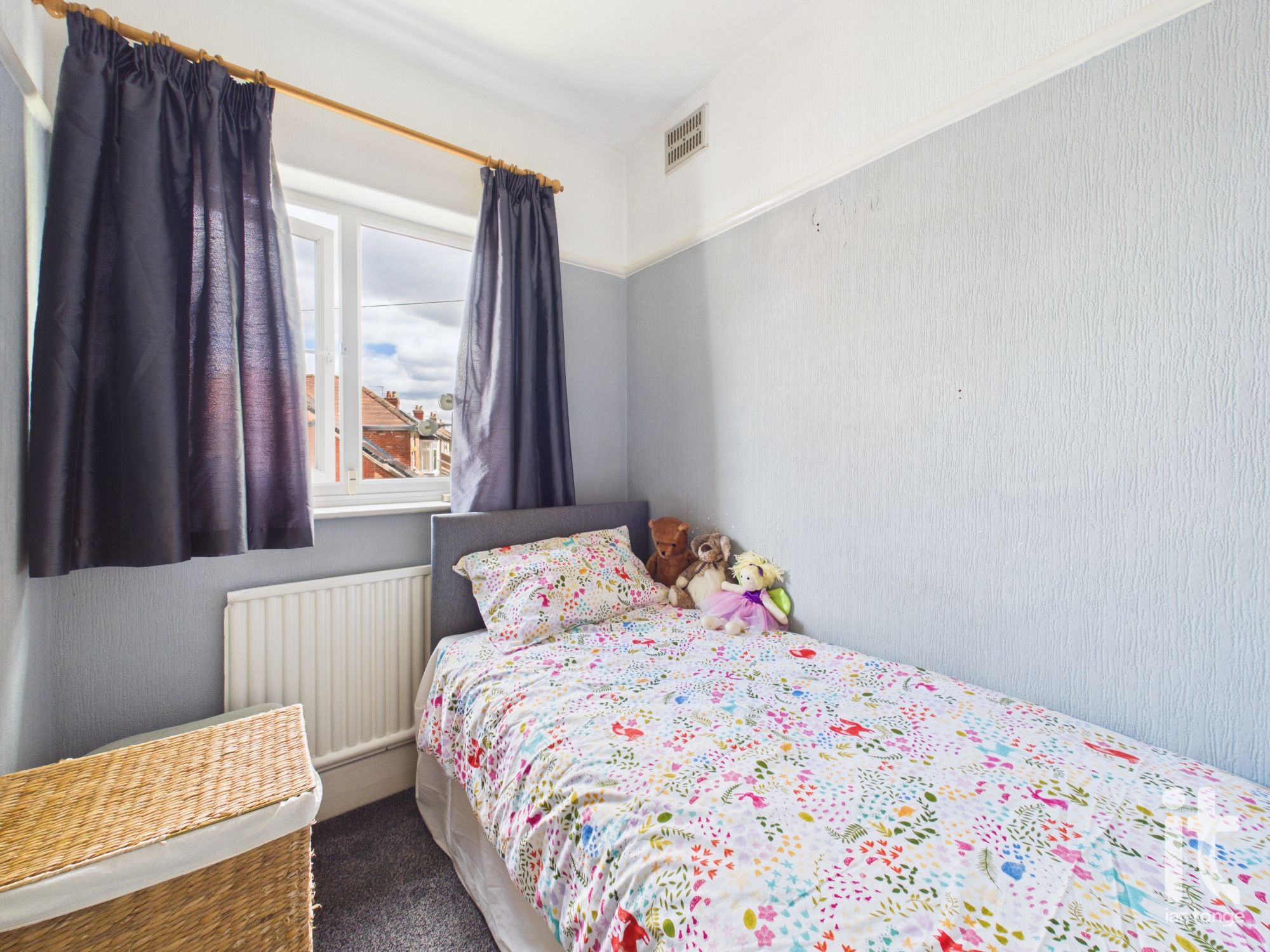 3 bedroom semi-detached house For Sale in Stockport - Photograph 19.