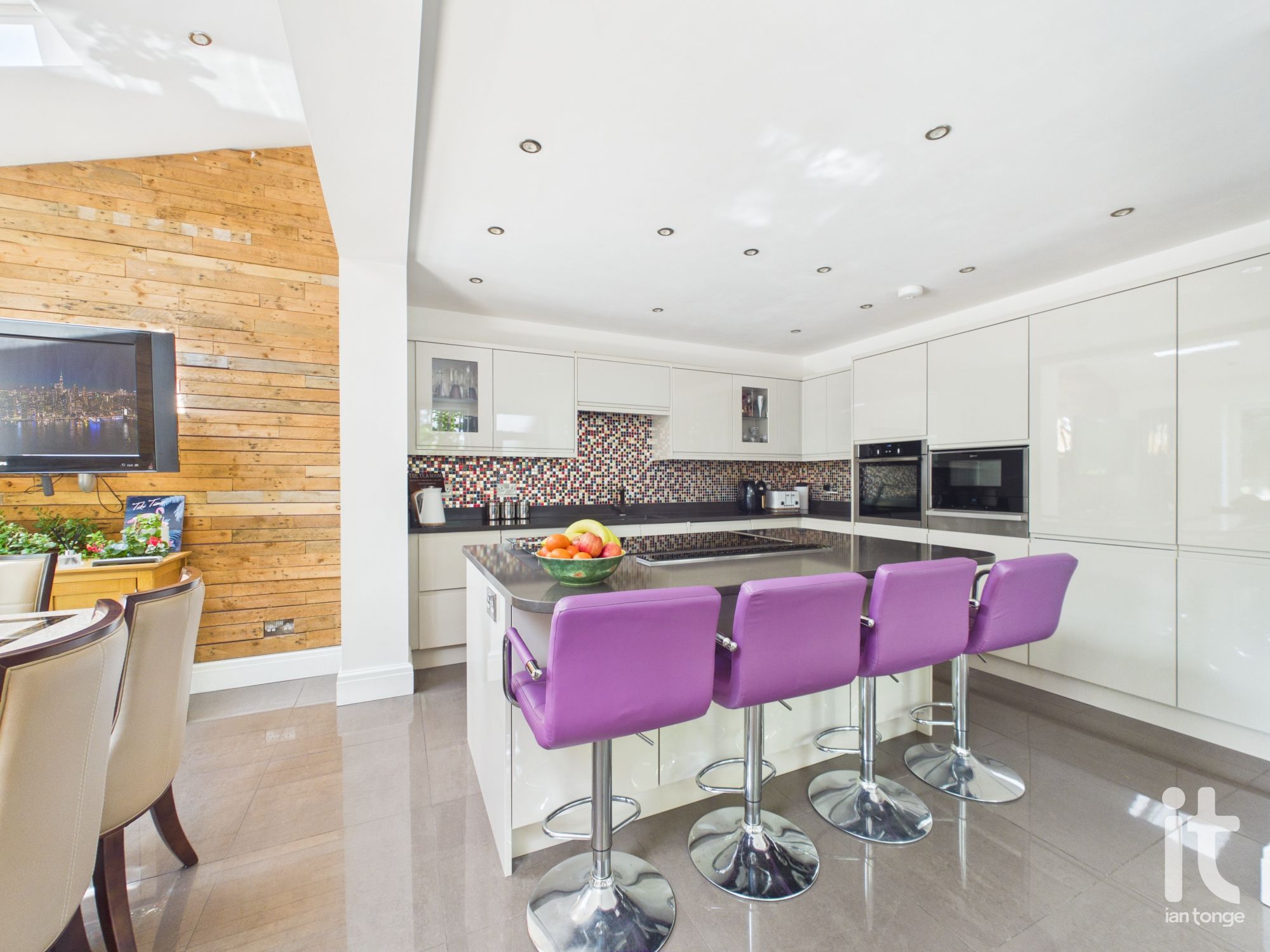 3 bedroom semi-detached house For Sale in Stockport - Photograph 15.