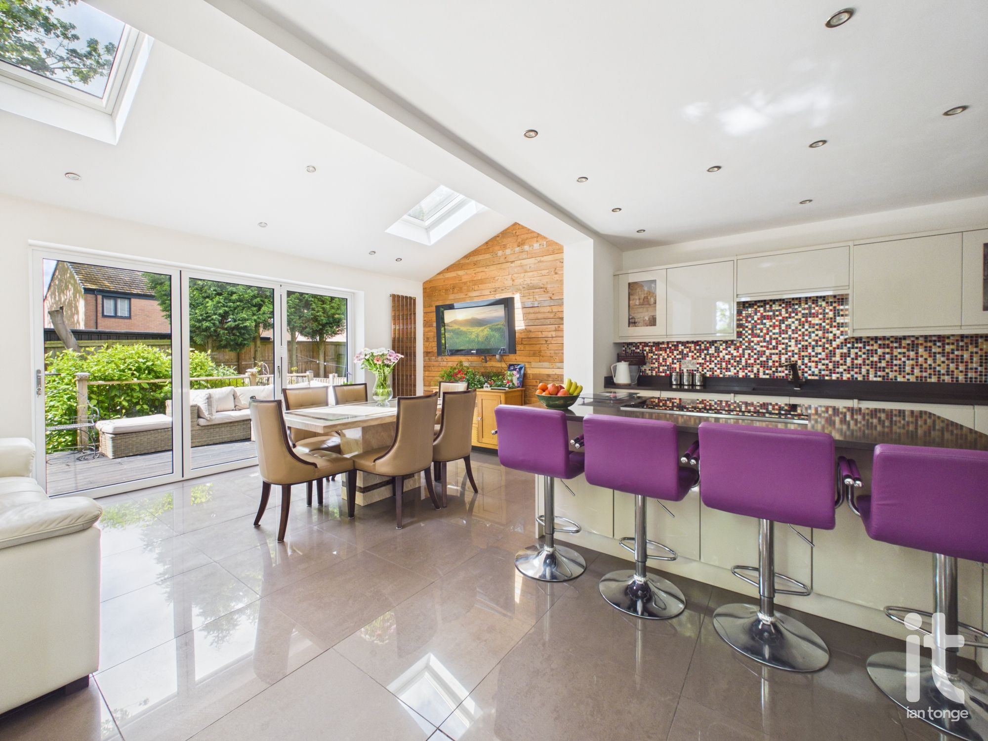 3 bedroom semi-detached house For Sale in Stockport - Photograph 9.