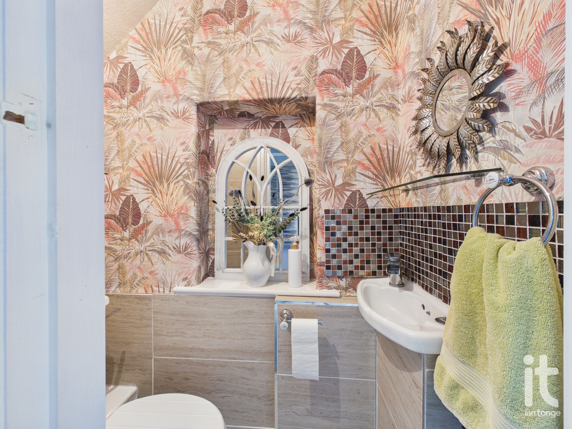 3 bedroom semi-detached house For Sale in Stockport - Photograph 7.