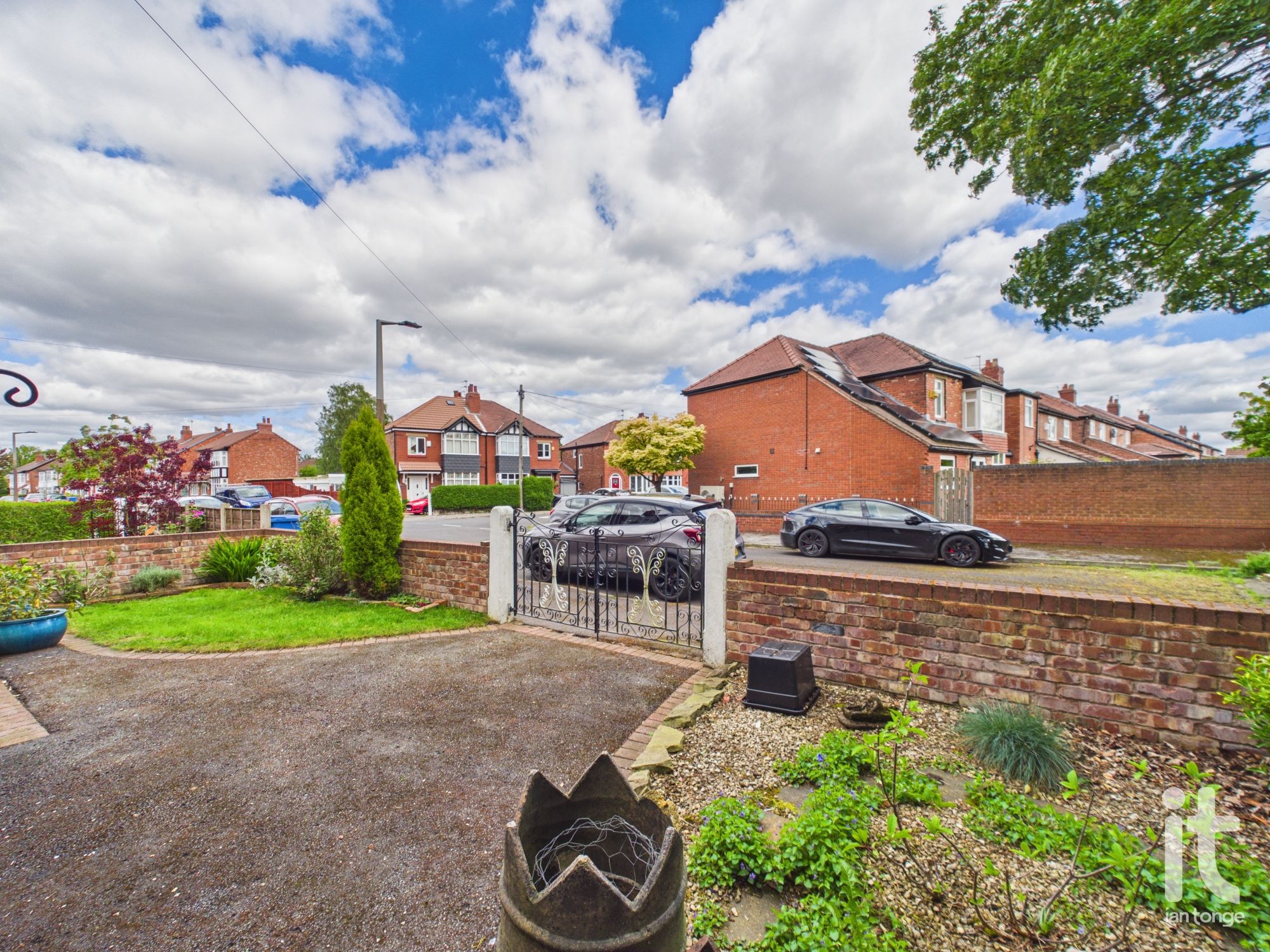 3 bedroom semi-detached house For Sale in Stockport - Photograph 26.
