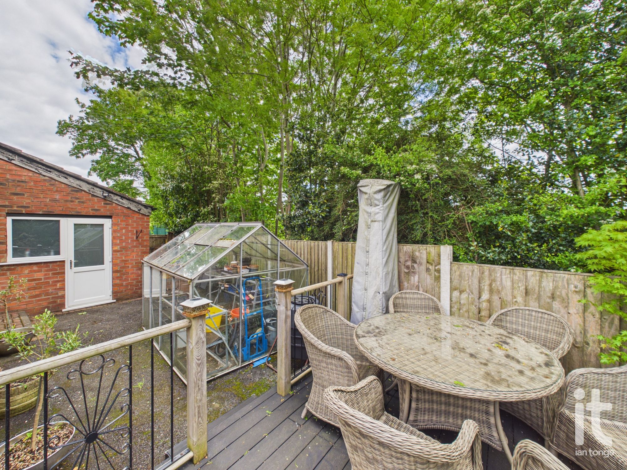 3 bedroom semi-detached house For Sale in Stockport - Photograph 27.