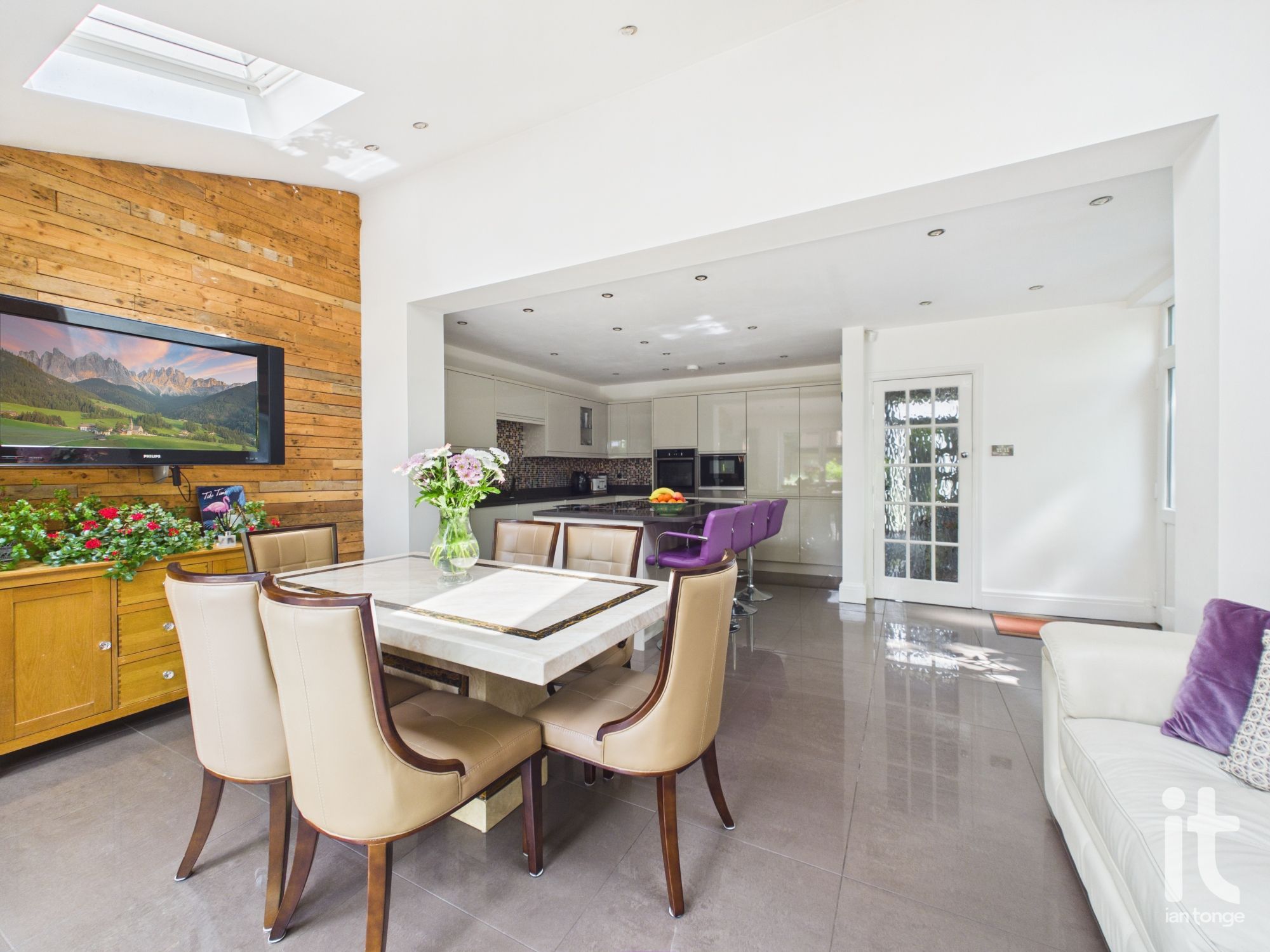 3 bedroom semi-detached house For Sale in Stockport - Photograph 14.