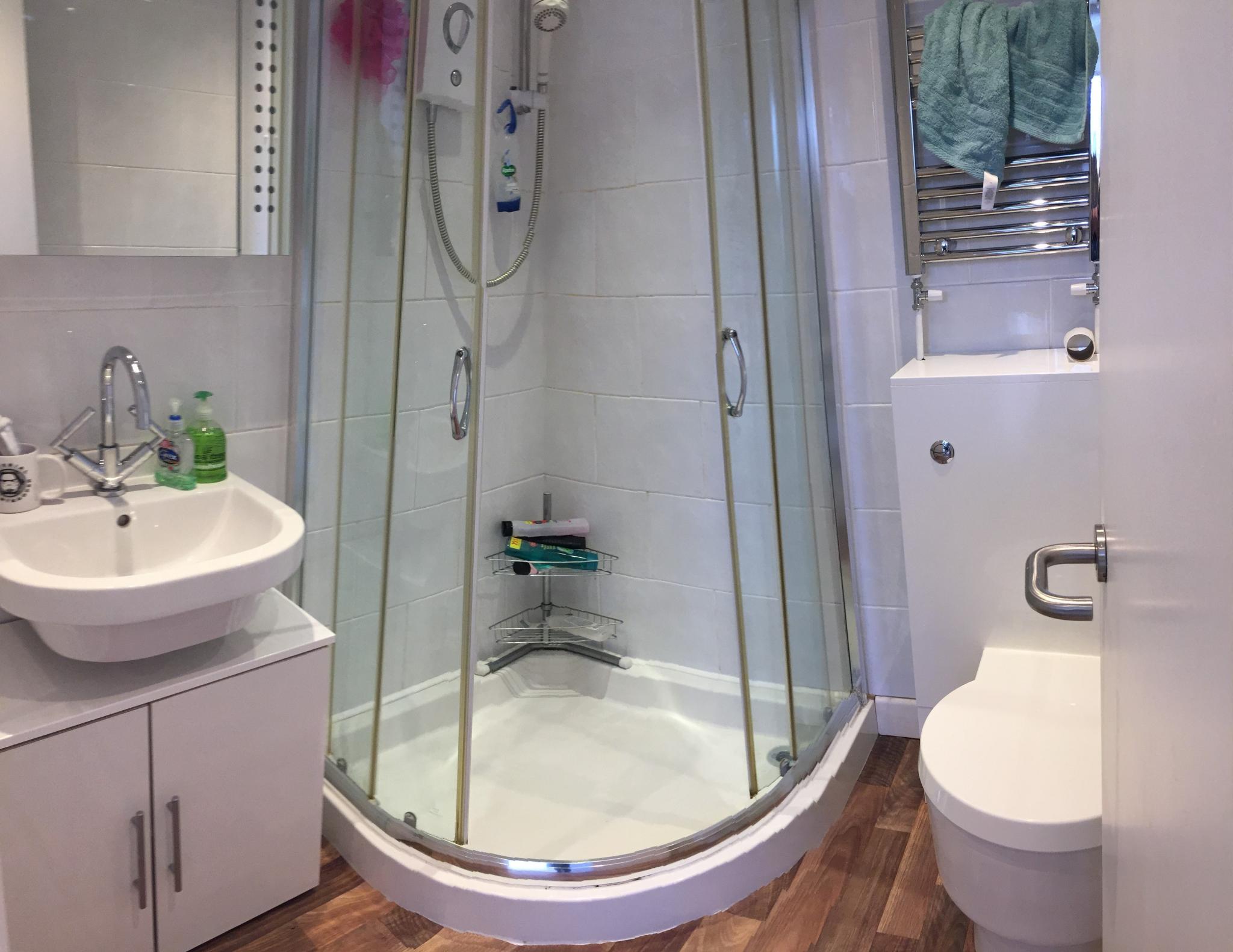 1 bedroom shared house Let in Wilmslow - Photograph 5.