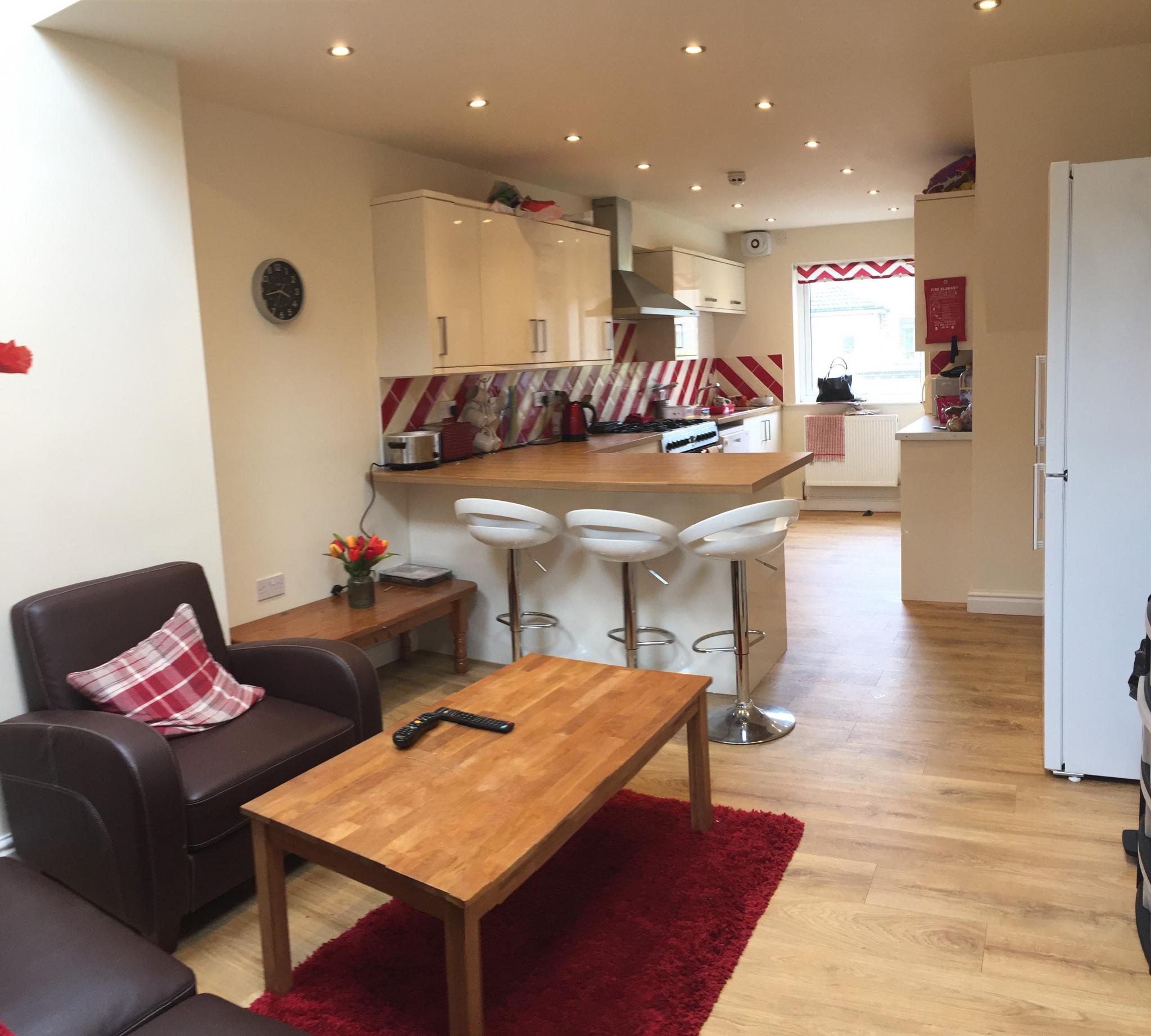 1 bedroom shared house Let in Wilmslow - Photograph 4.