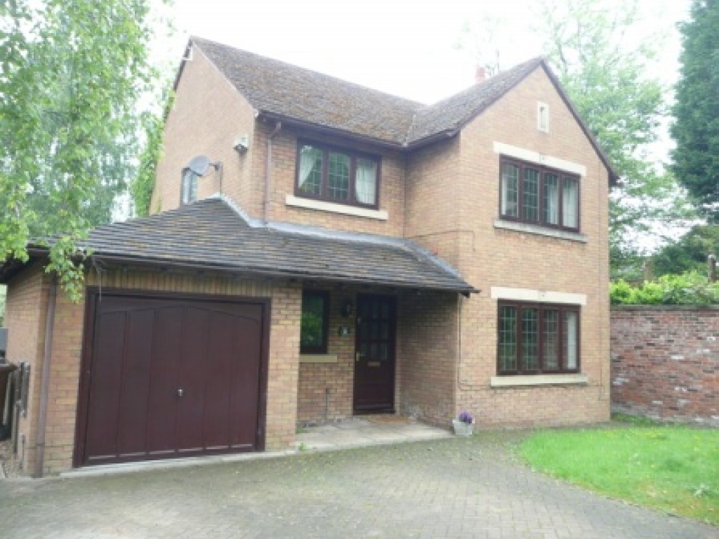 3 bedroom detached house Let in Hyde - 0.