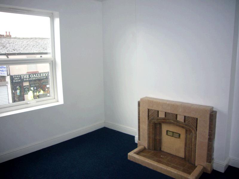 Shop Let in Stockport - 0.