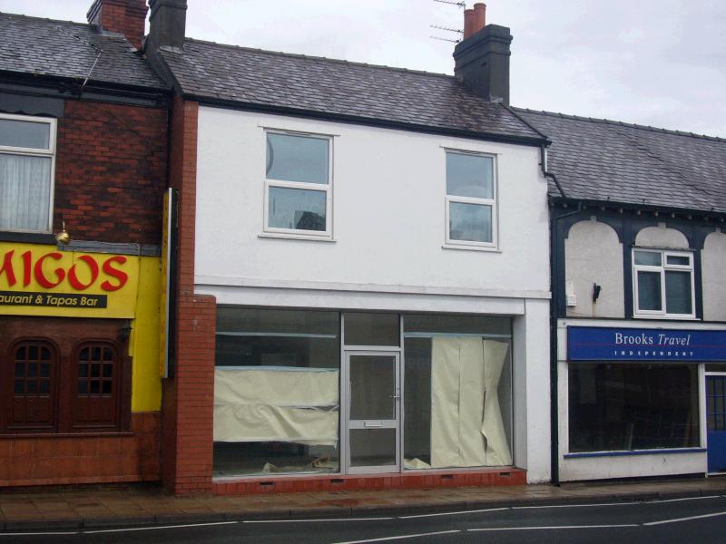 Shop Let in Stockport - 0.