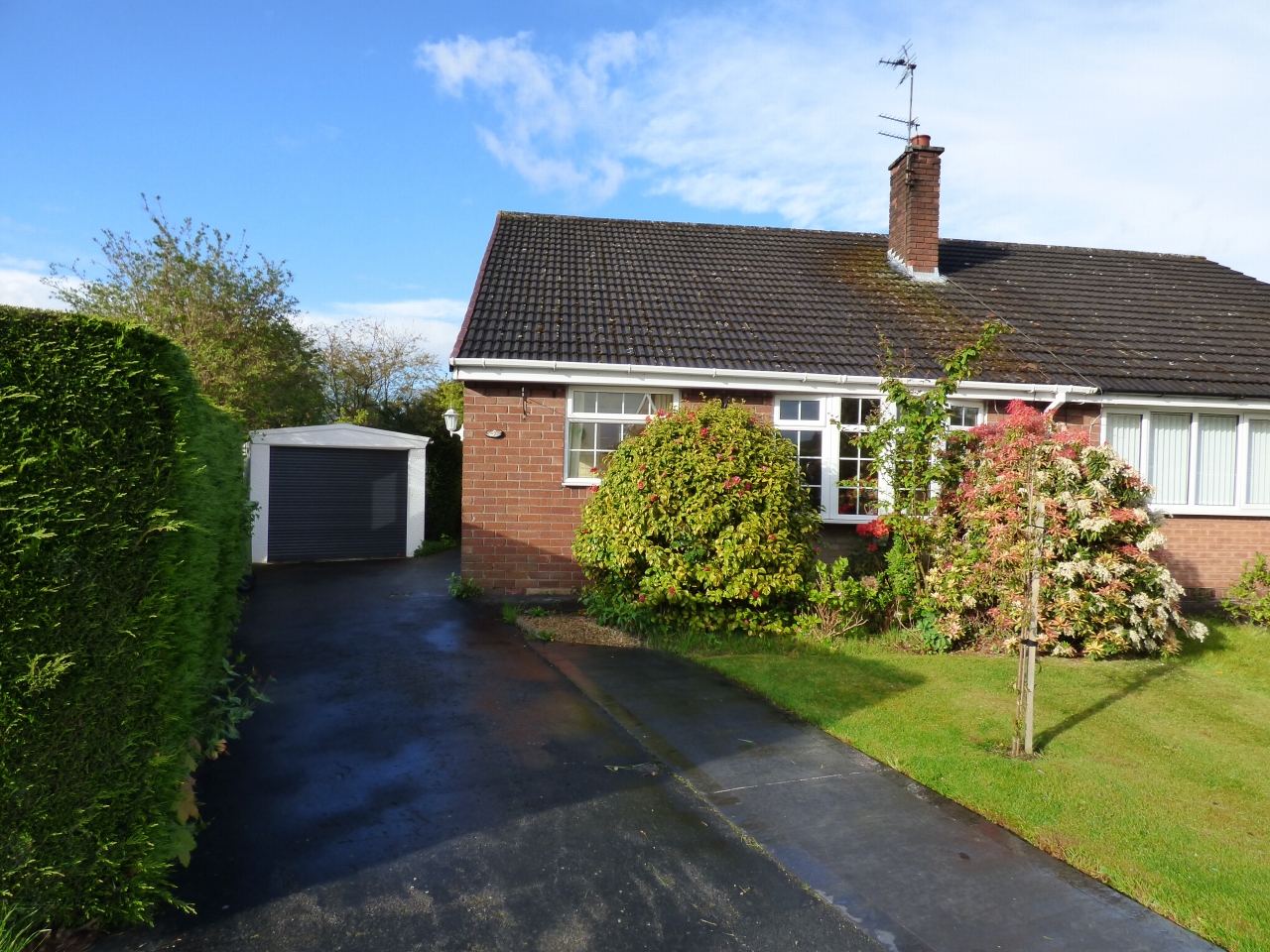 2 bedroom detached bungalow Under Offer in Stockport - 0.