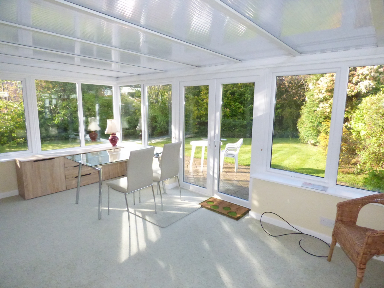 2 bedroom detached bungalow Under Offer in Stockport - 0.